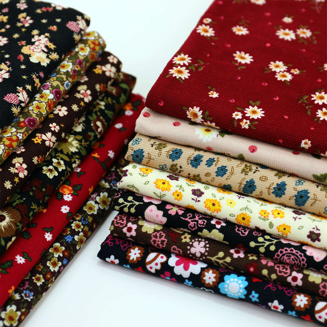Textile Sewing Patterns - 綿100% 花柄コーデュロイ生地 メートル単位で販売 衣類、ドレス、テーブルクロス、縫製、スカート用 ソフトなテキスタイル 肌に優しい
