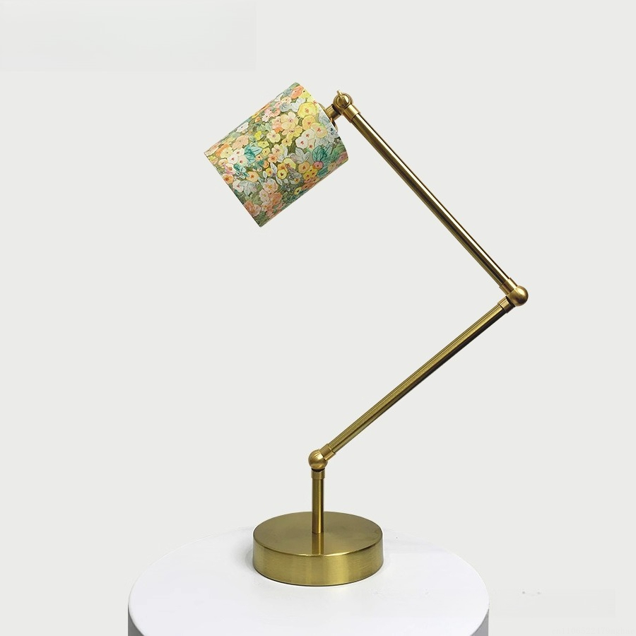 調節可能な読書灯：リバティ生地シェード付きメタルベース、輸入 - Century Textile & Sewing Supply Photos のレビューと価格